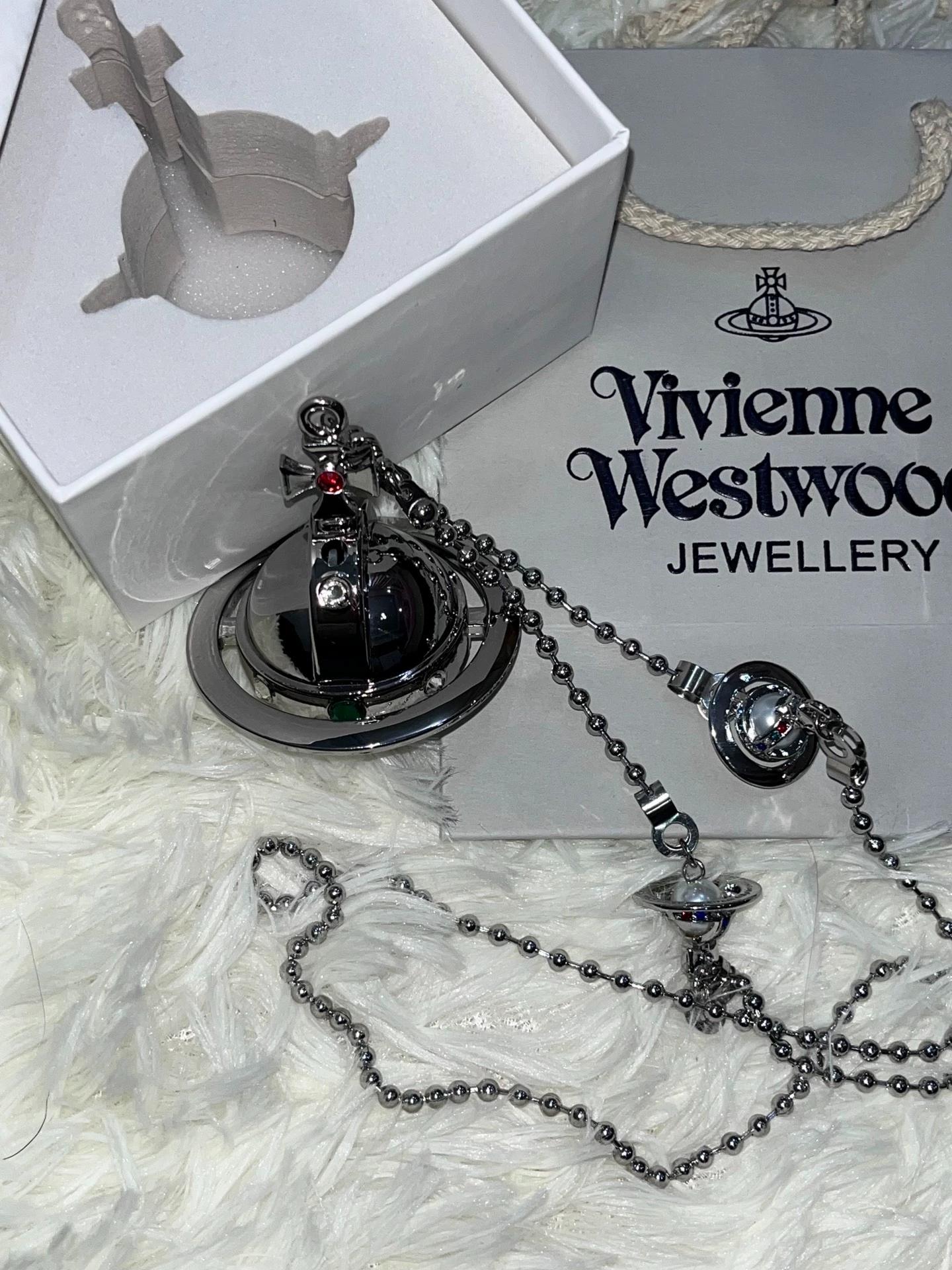 Western Queen Mother Saturn Lighter Replica 1:1 Contains chain