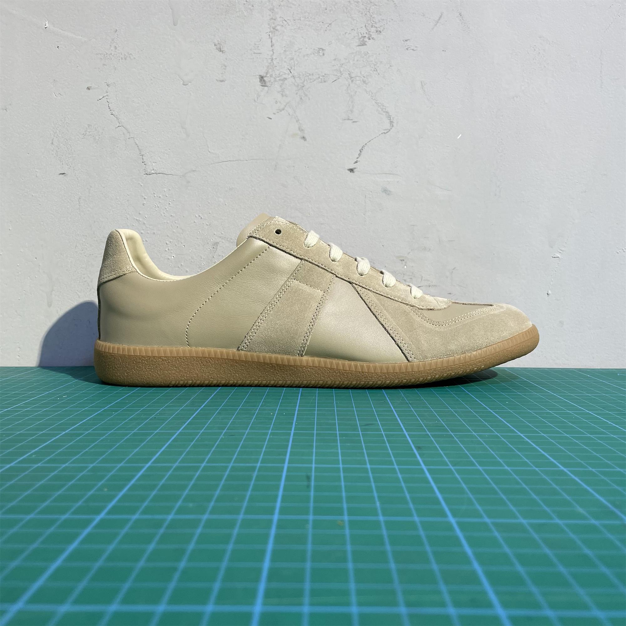 [Play with shoes] Ingeniously produced German training shoes MMGAT retro white shoes raw rubber flat sports shoes