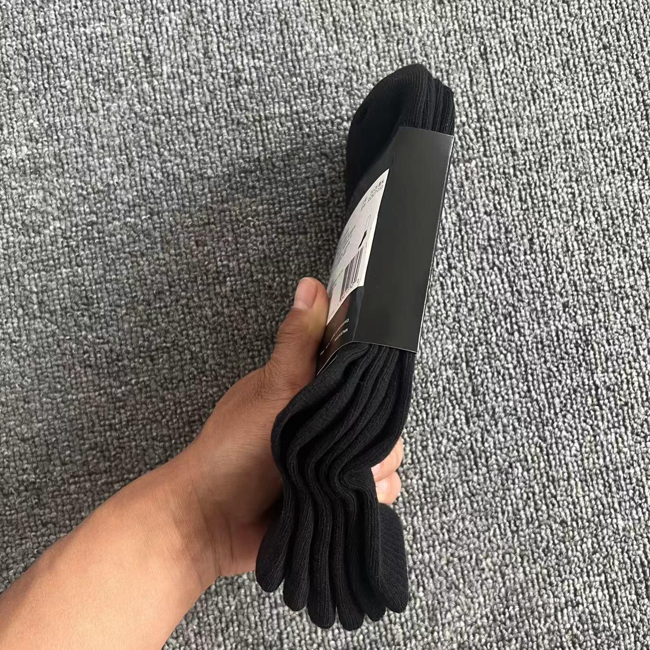 Men's and women's four-season sports cotton socks, student tide socks, towel bottom socks, foreign trade socks wholesale, one piece of dropshipping