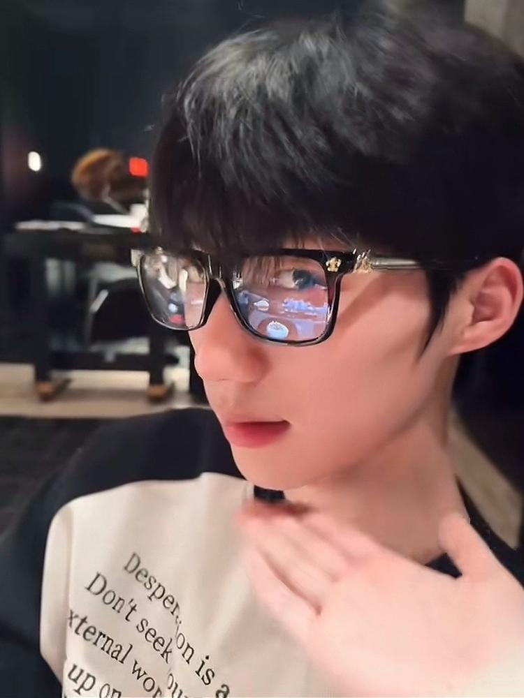 Plate glasses frame, men's Japanese literary black thick frame, vintage frame, women's blue protection, can be equipped with myopia astigmatism