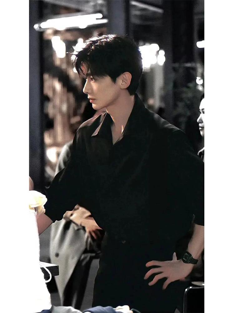 Bai Jingting Sang Yan has the same black shirt, a men's high-end sense of handsomeness, a long-sleeved shirt, a suit, and a husband-like jacket