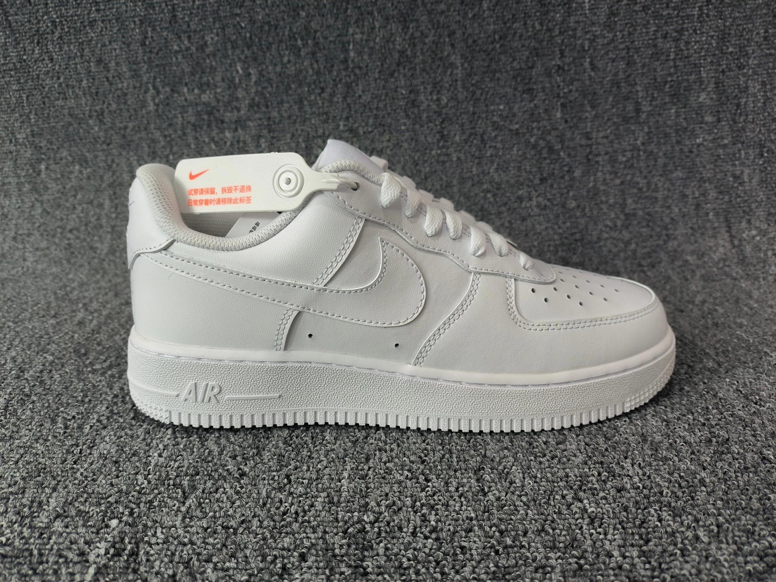 Sock giveaway event NK A*rF*rce1 Pure White Black 315122-111